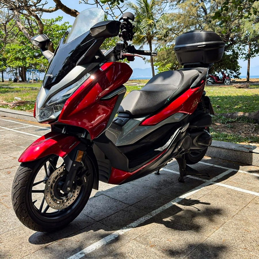 Honda Forza 300cc